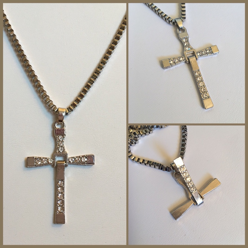 Dominic Toretto’s Cross Pendant - Picture 1 of 8